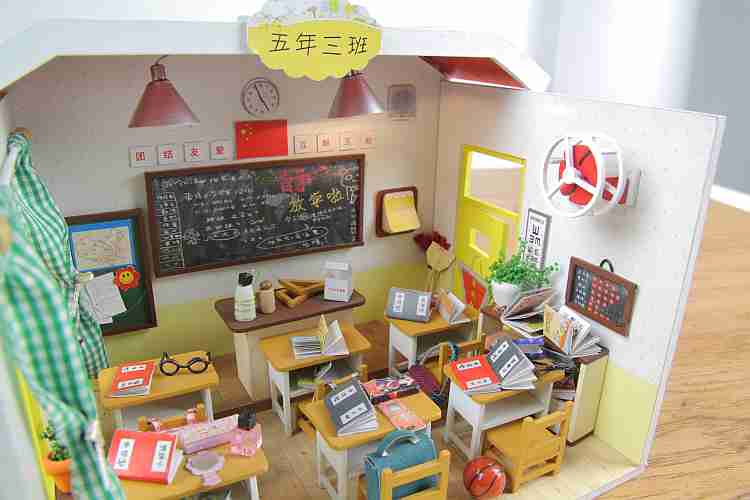 Seasons In The Sun DIY Miniature Dollhouse Kit