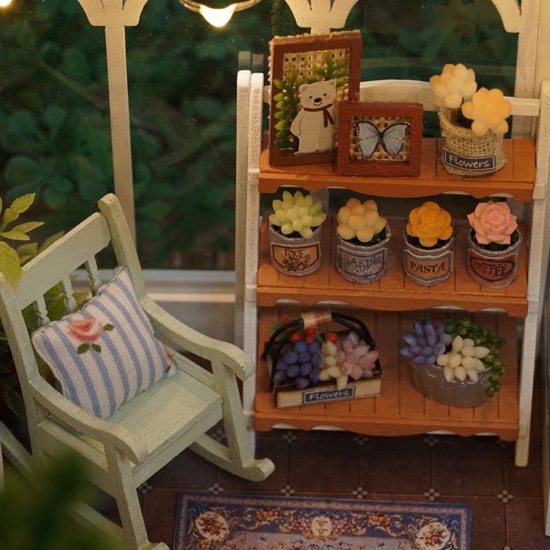 Sunshine Green House DIY Medium Dollhouse