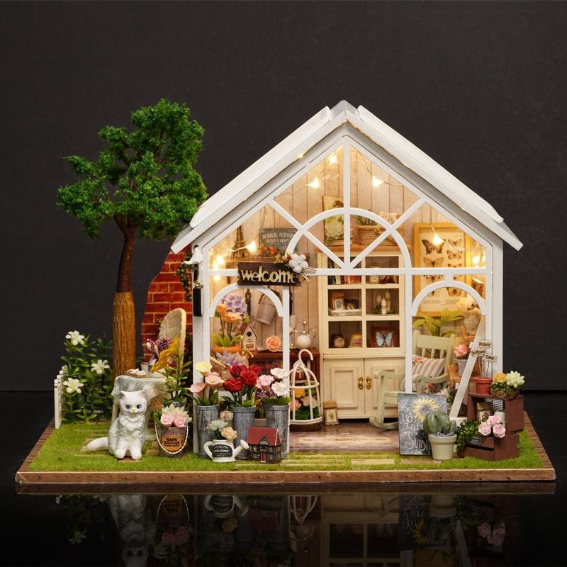 Sunshine Green House DIY Medium Dollhouse