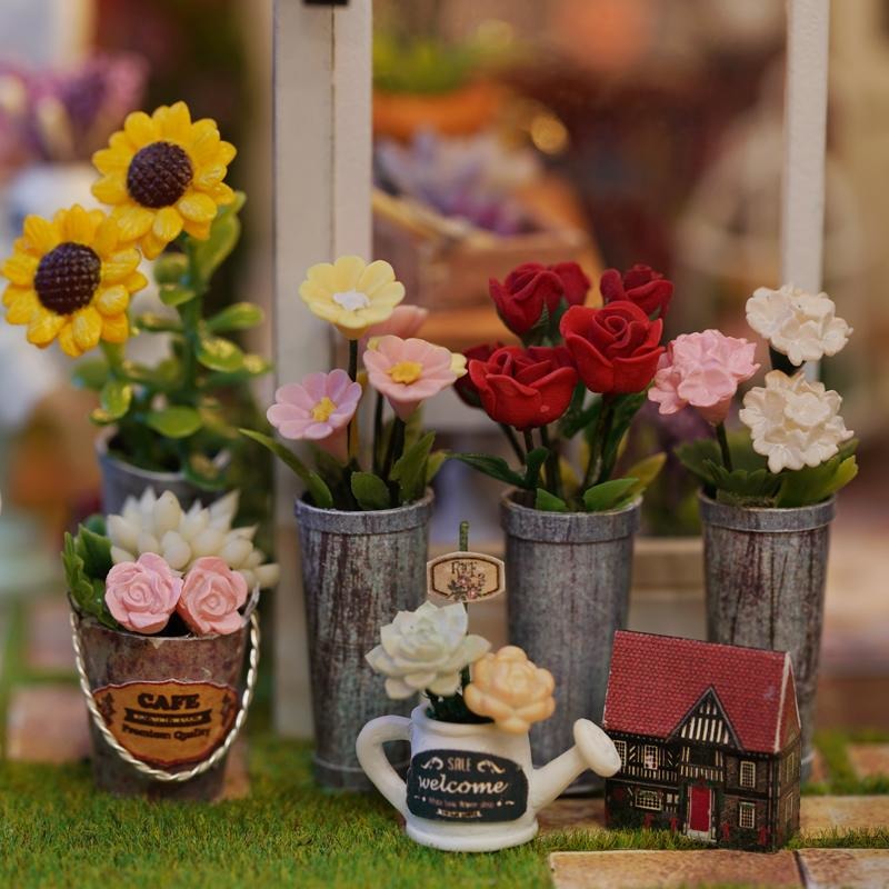 Sunshine Green House DIY Medium Dollhouse