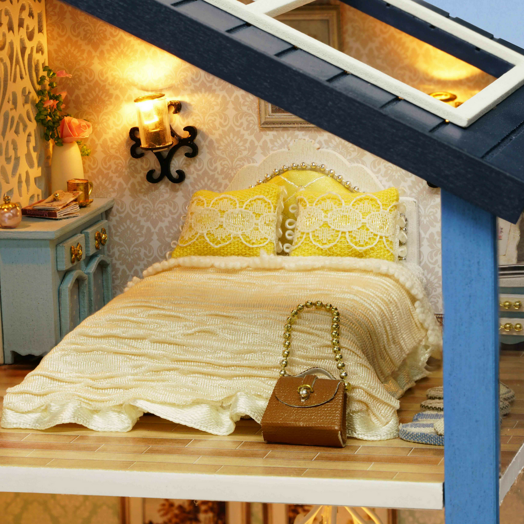 Seattle Yellow Car DIY Large Dollhouse