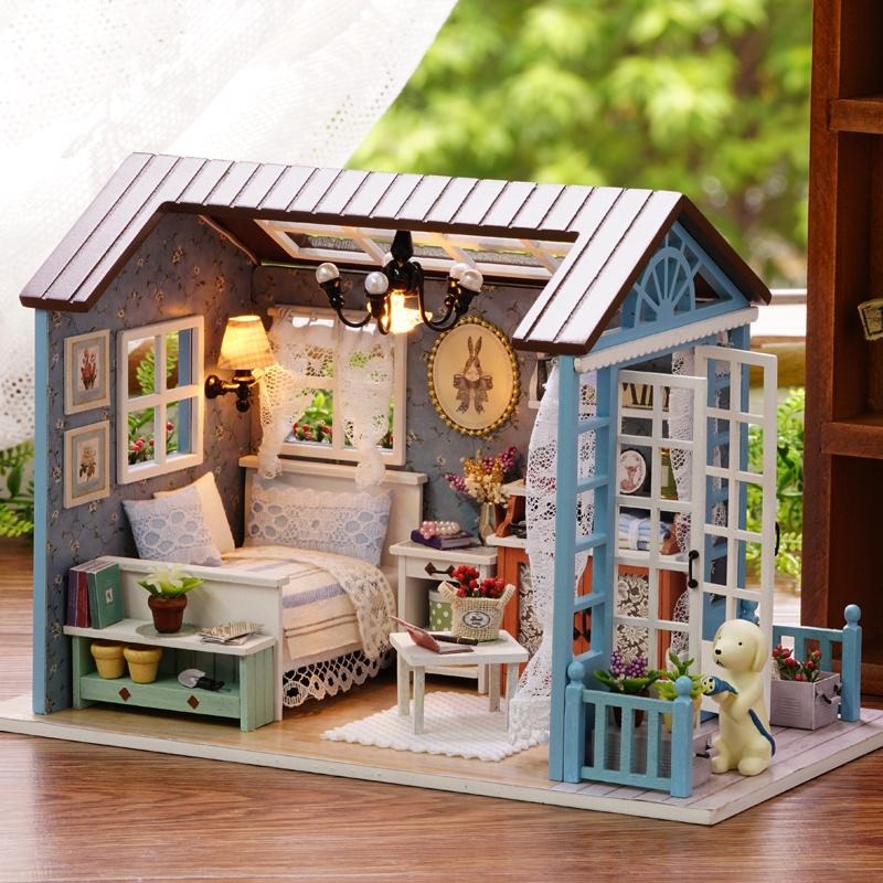 Blue Times DIY Miniature Dollhouse