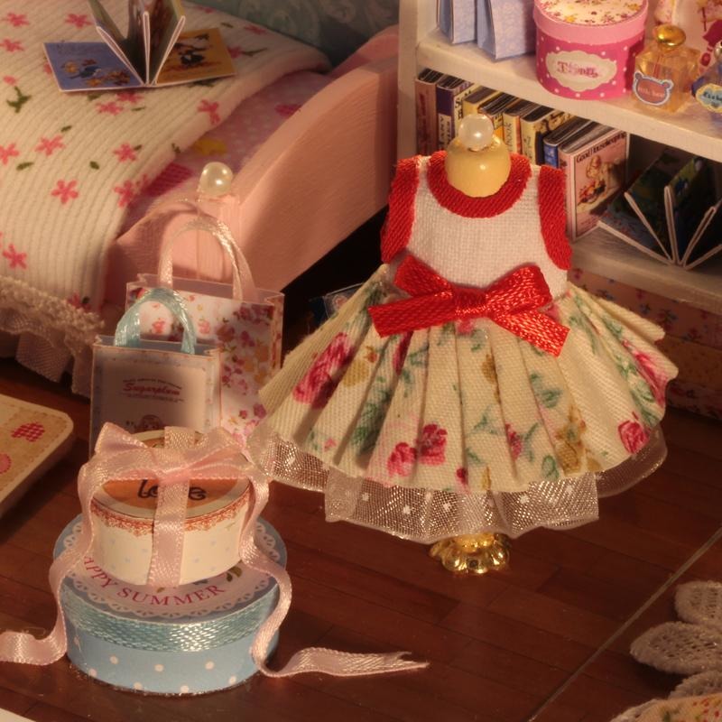 Happy Little World DIY Small Dollhouse
