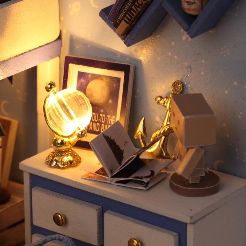 Star Trek DIY Small Dollhouse