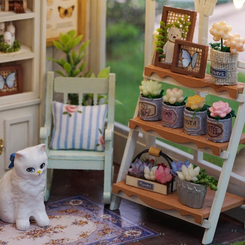 Sunshine Green House DIY Medium Dollhouse