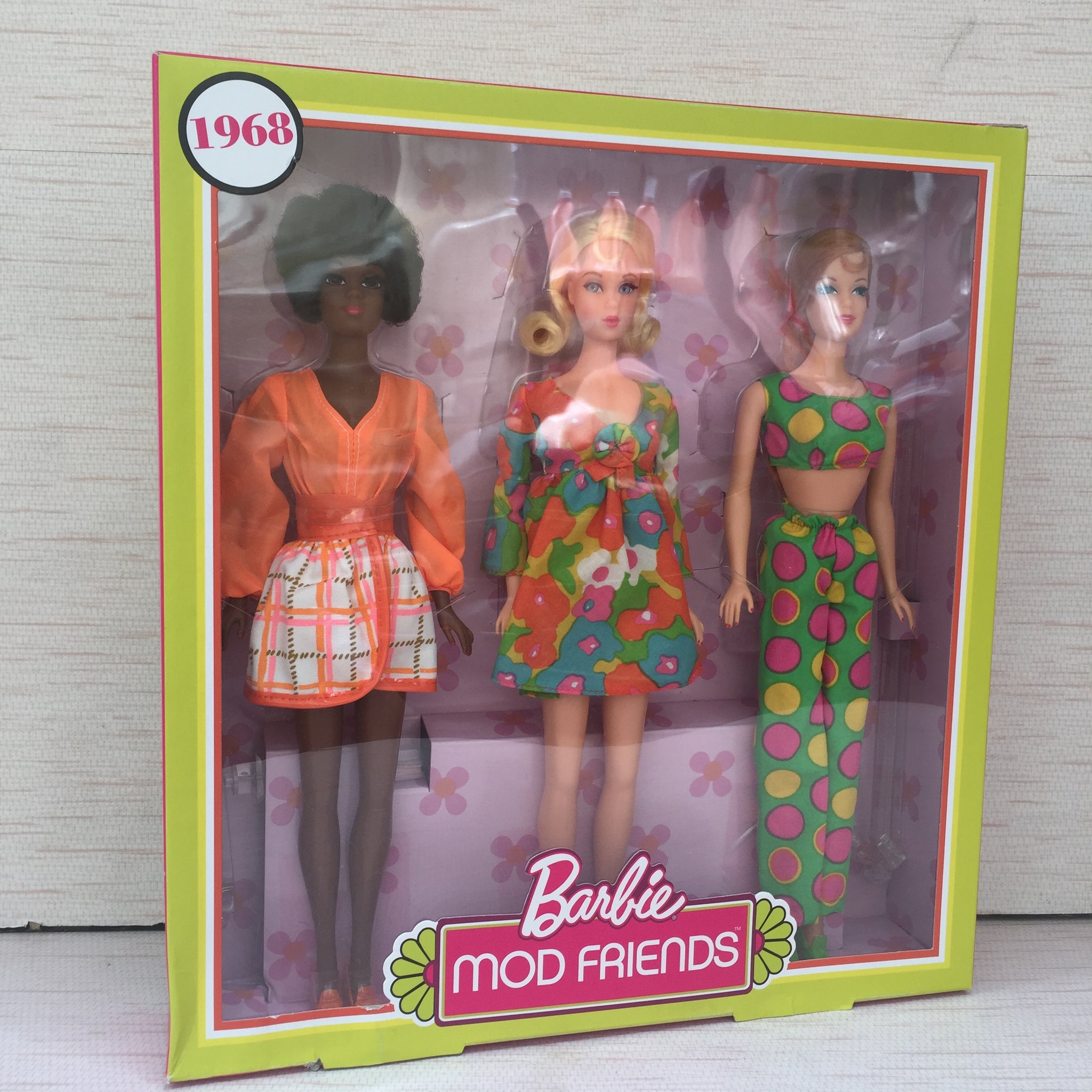 Barbie mod sale friends set