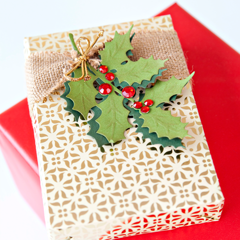 Cuttlebug™ Cut & Emboss Dies, A2 Holly Sprig