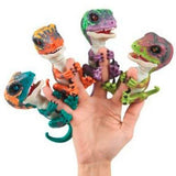 Fingerlings Dinosaur Untamed (sold separately)