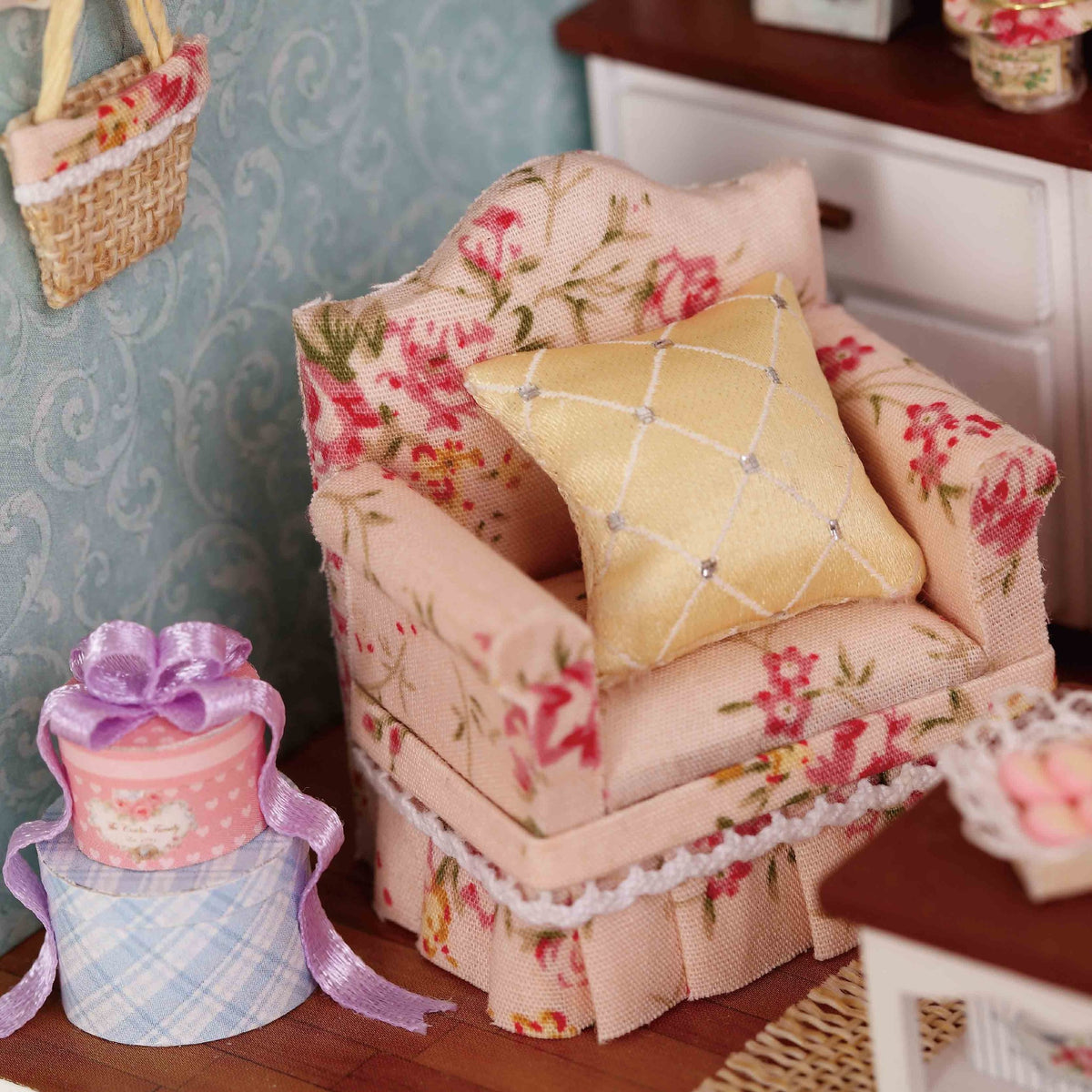 Reunion With Happiness DIY Small Dollhouse