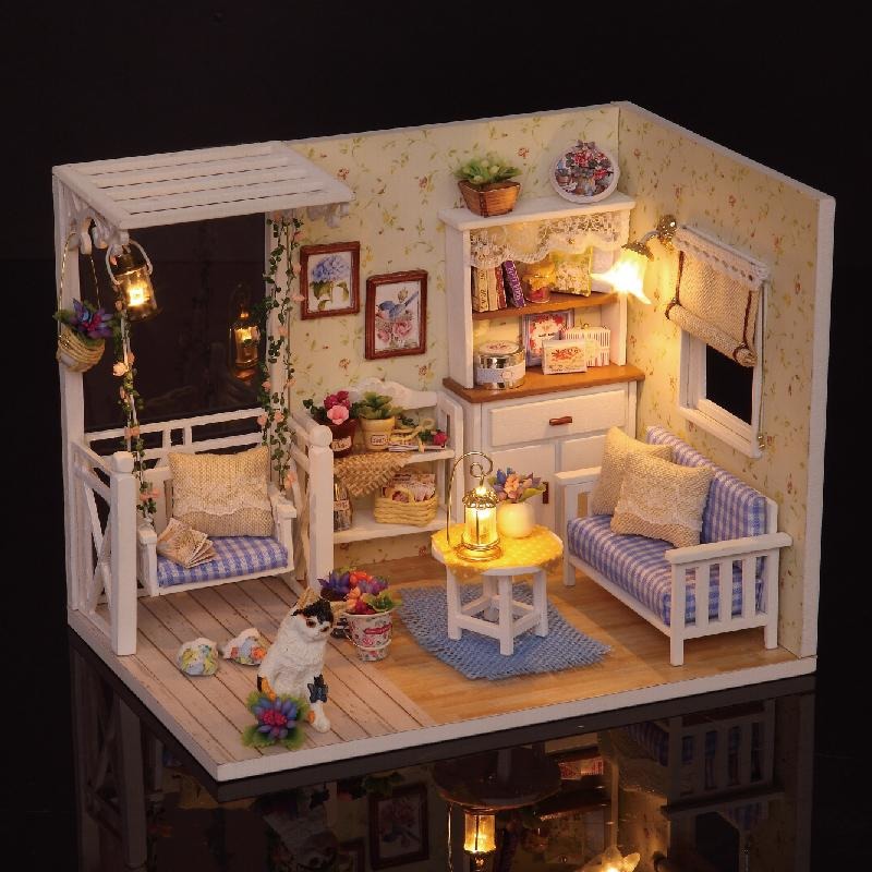 Kitten Diary DIY Small Dollhouse