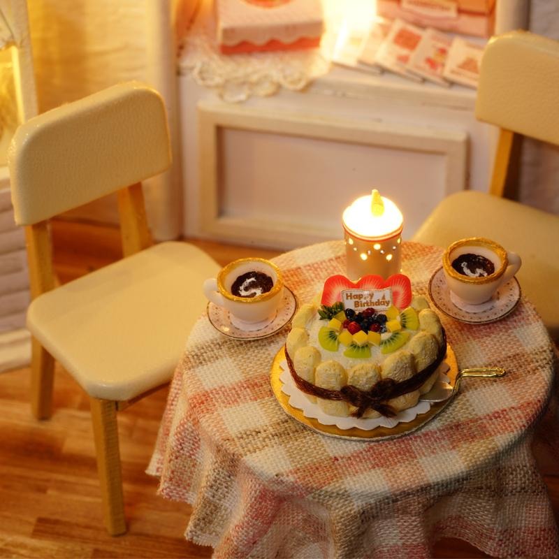 Cake Diary DIY Miniature Dollhouse