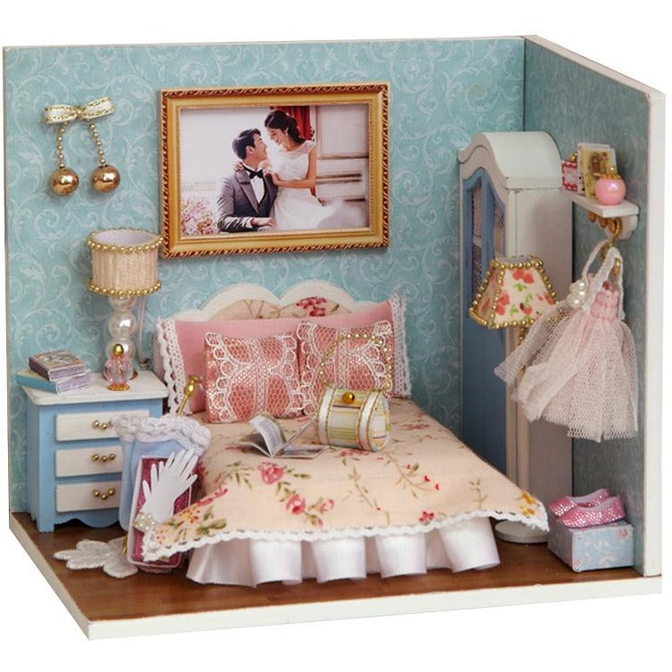 Happy Moment DIY Small Dollhouse