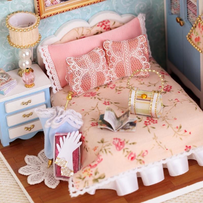 Happy Moment DIY Small Dollhouse