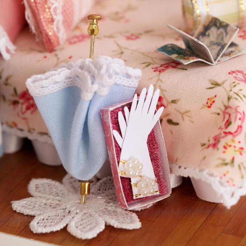 Happy Moment DIY Small Dollhouse
